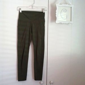 Colorfulkoala, Olive green ankle leggings Sz. S.